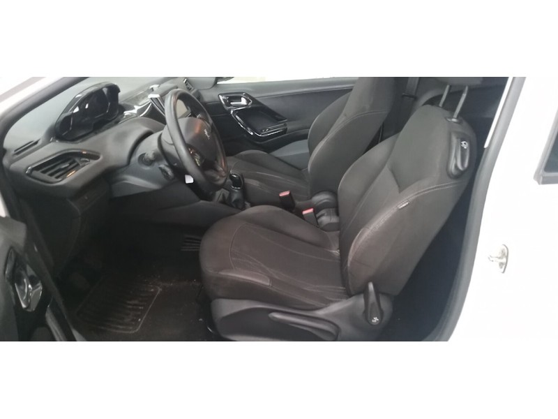 peugeot 208 del año 2013