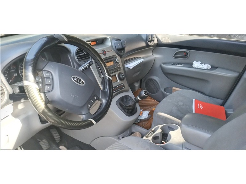 kia carens (un) del año 2009