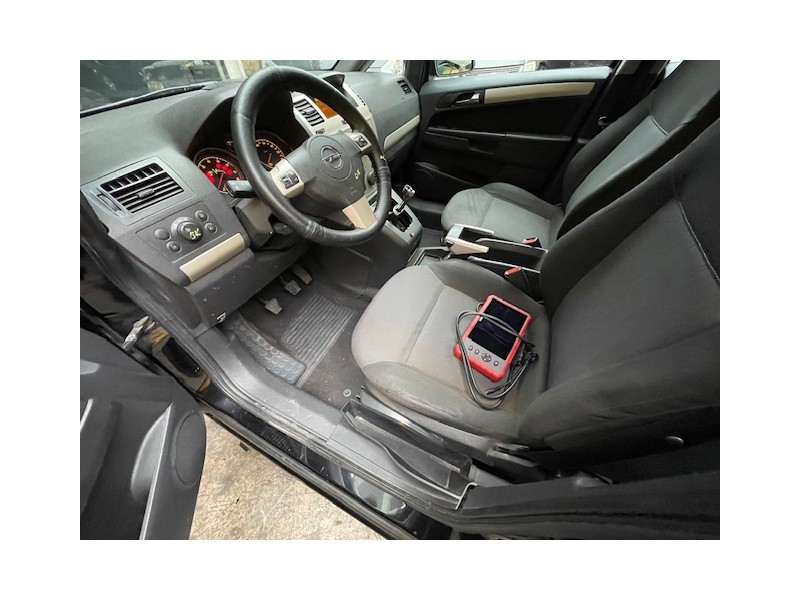 opel zafira b del año 2010