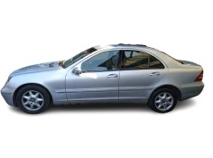 mercedes-benz clase c (w203) berlina del año 2002 2