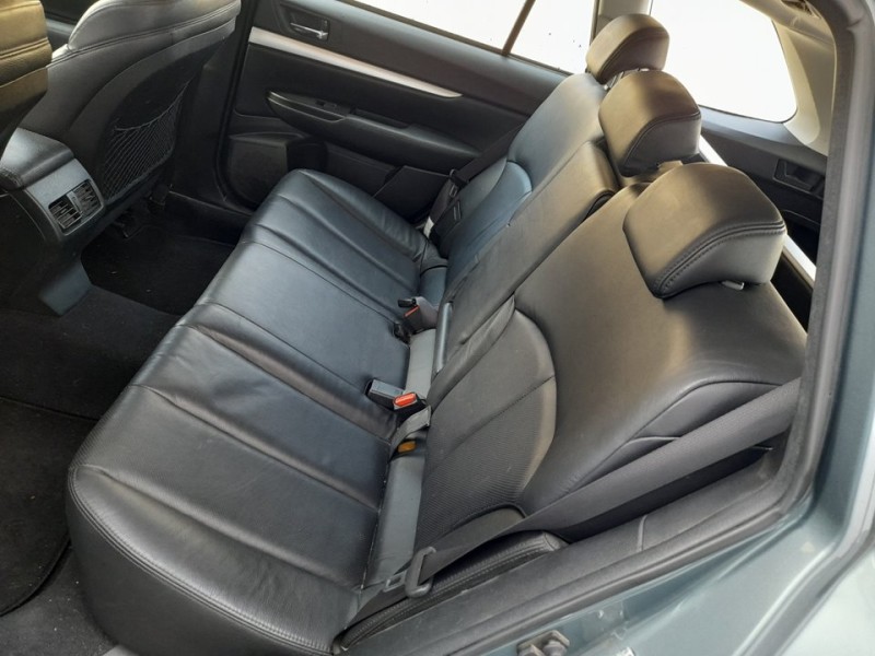 subaru legacy kombi/outback b14 del año 2010