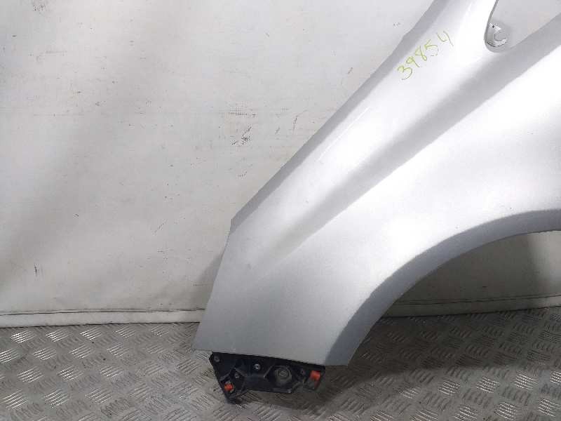 Recambio de aleta delantera izquierda para ford focus berlina (cak) ambiente referencia OEM IAM 1350732 PLATA 