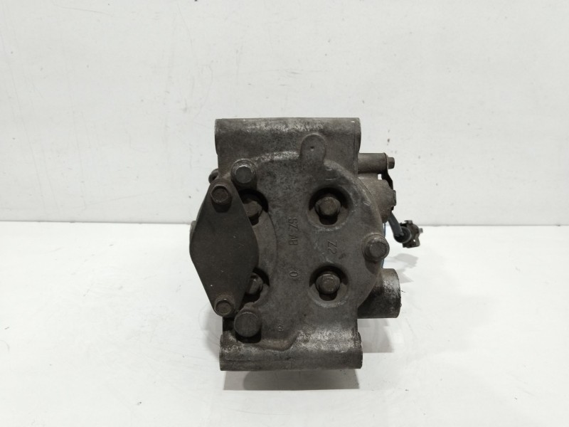 Recambio de compresor aire acondicionado para ford fiesta (cbk) ambiente referencia OEM IAM 4588121  