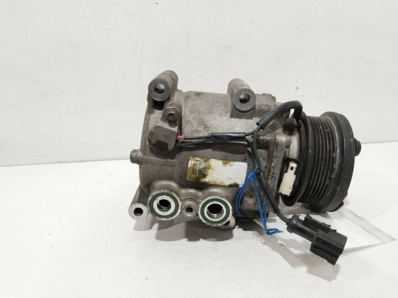 Recambio de compresor aire acondicionado para ford fiesta (cbk) ambiente referencia OEM IAM 4588121  