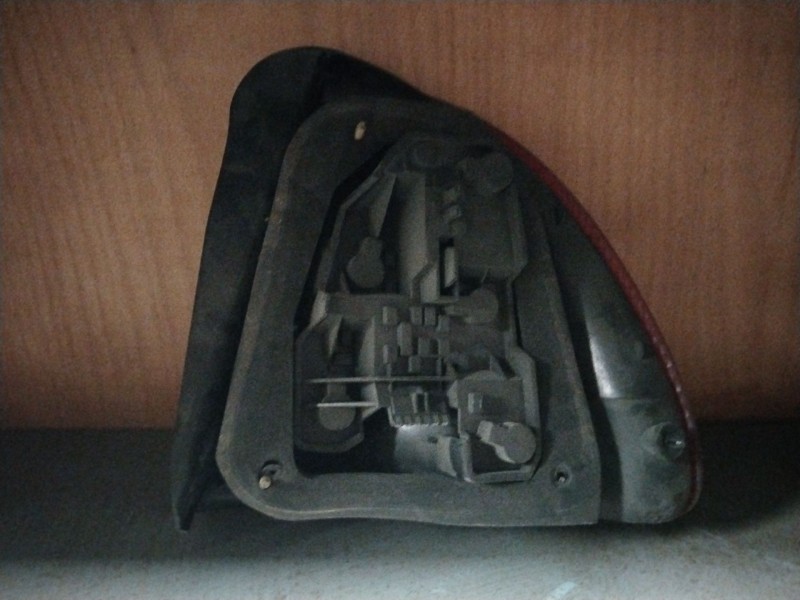 Recambio de piloto trasero izquierdo para mg serie 400 (rt) 420 si (4-ptas.) referencia OEM IAM   