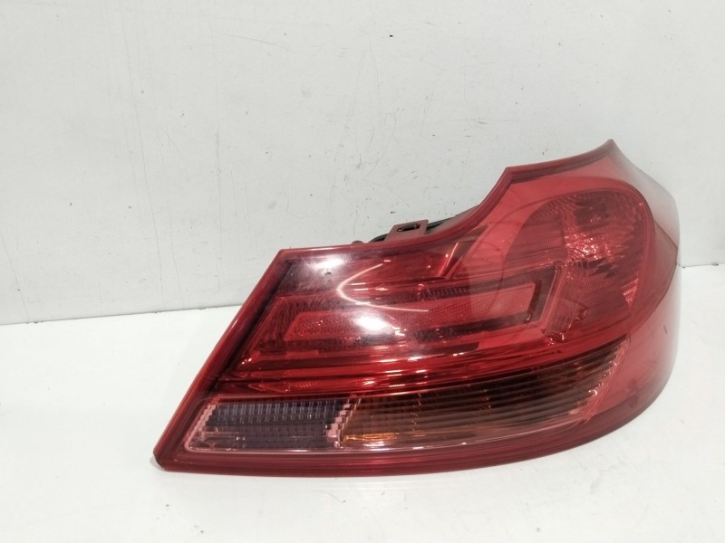 Recambio de piloto trasero derecho para opel insignia berlina cosmo referencia OEM IAM 13226857  