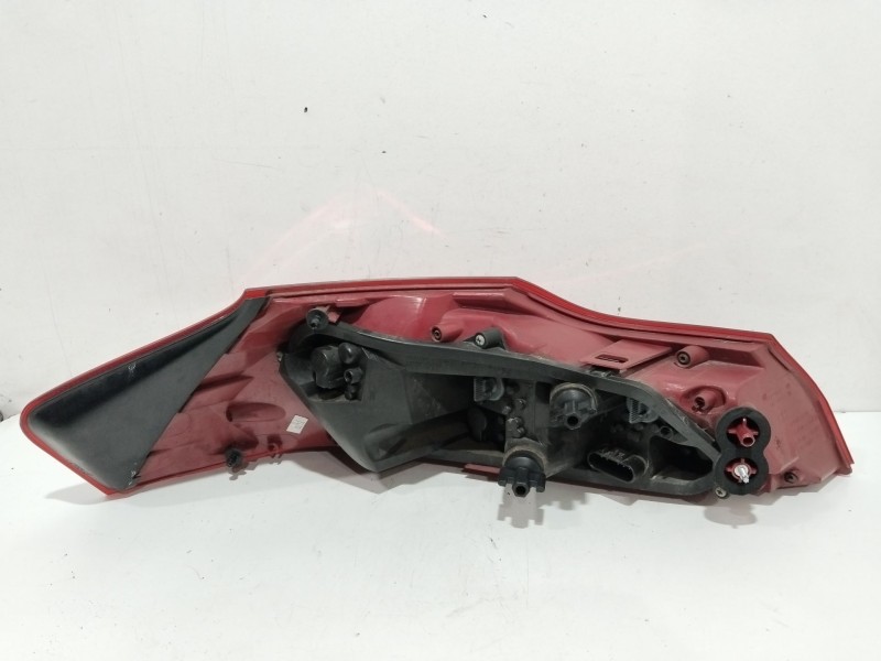 Recambio de piloto trasero derecho para opel insignia berlina cosmo referencia OEM IAM 13226857  