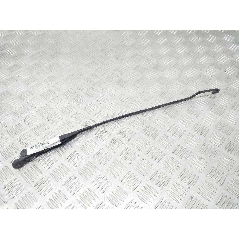 Recambio de brazo limpia delantero derecho para opel corsa c club referencia OEM IAM 09114667  