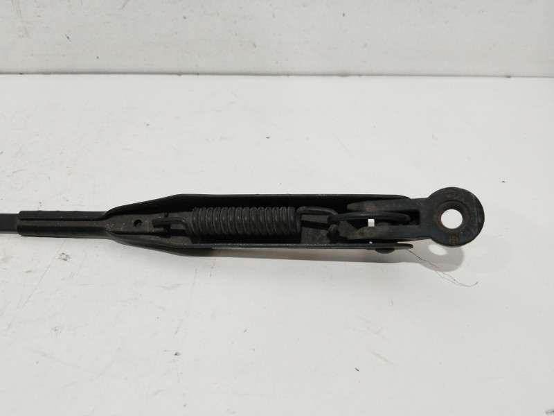 Recambio de brazo limpia delantero derecho para opel corsa c club referencia OEM IAM 09114667   Recambio de brazo limpia delantero derecho para opel corsa c club referencia OEM IAM 09114667