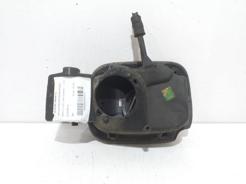 Recambio de tapa exterior combustible para renault clio iii pack dynamique referencia OEM IAM 431898 ROJO 