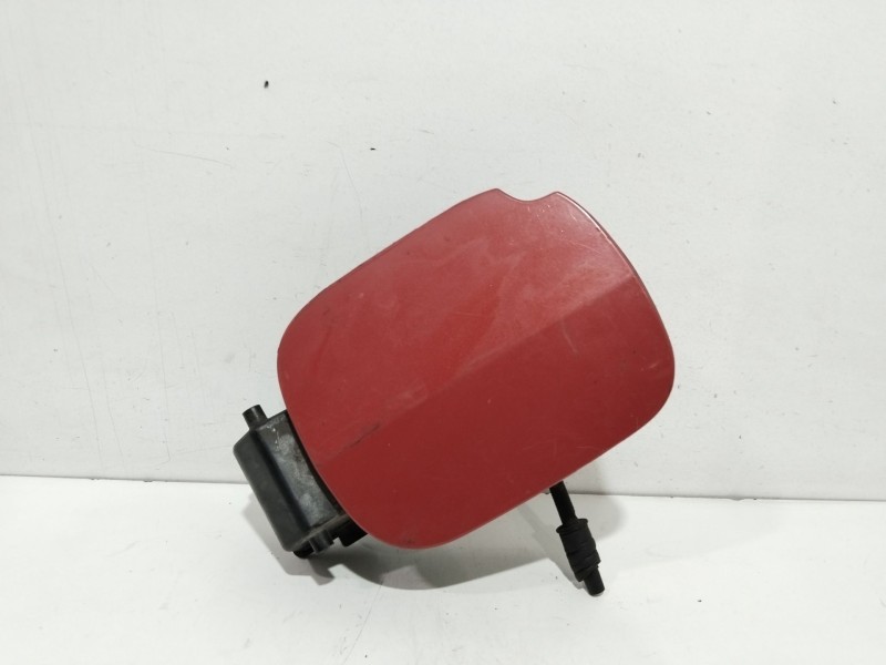 Recambio de tapa exterior combustible para renault clio iii pack dynamique referencia OEM IAM 431898 ROJO 