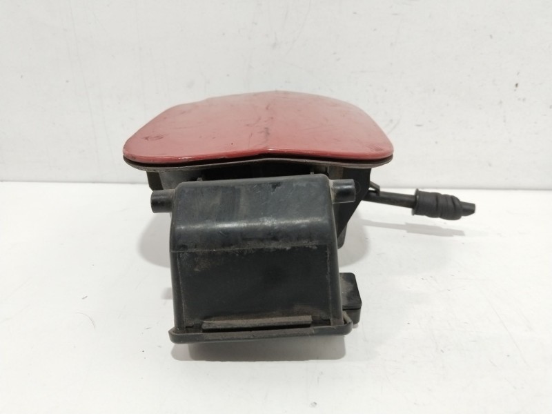 Recambio de tapa exterior combustible para renault clio iii pack dynamique referencia OEM IAM 431898 ROJO 