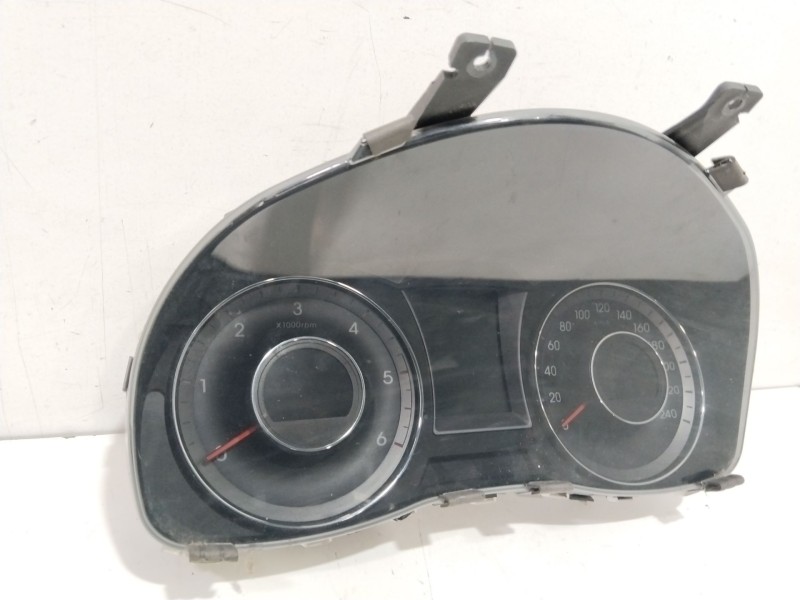 Recambio de cuadro instrumentos para hyundai i40 cab bluedrive referencia OEM IAM 940233Z560  