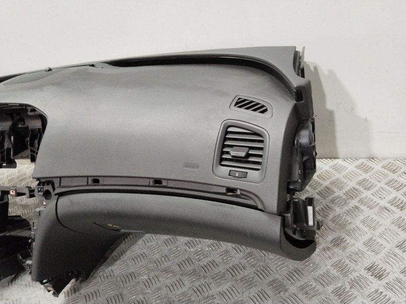 Recambio de salpicadero para opel insignia berlina sportive referencia OEM IAM 20953073 13294094 20955173