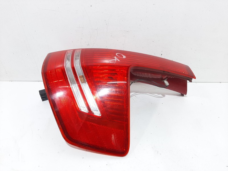 Recambio de piloto trasero derecho para citroën c4 berlina collection referencia OEM IAM 13450  