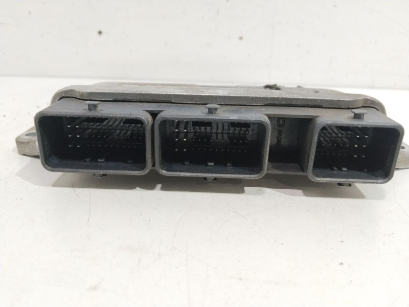 Recambio de centralita motor uce para renault scenic ii grand privilege referencia OEM IAM   