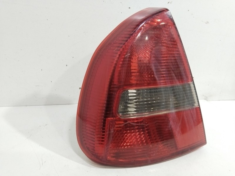 Recambio de piloto trasero izquierdo para mitsubishi carisma (da_) 1.9 td (da4a) referencia OEM IAM   