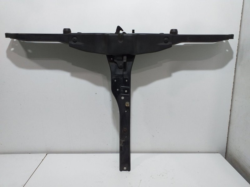 Recambio de travesaño superior para hyundai santa fe (sm) 2.4 gls 4x4 referencia OEM IAM 6412026200  