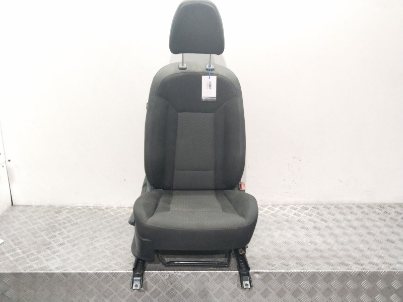 Recambio de asiento delantero derecho para hyundai i40 cab bluedrive referencia OEM IAM 884003Z200V2K  