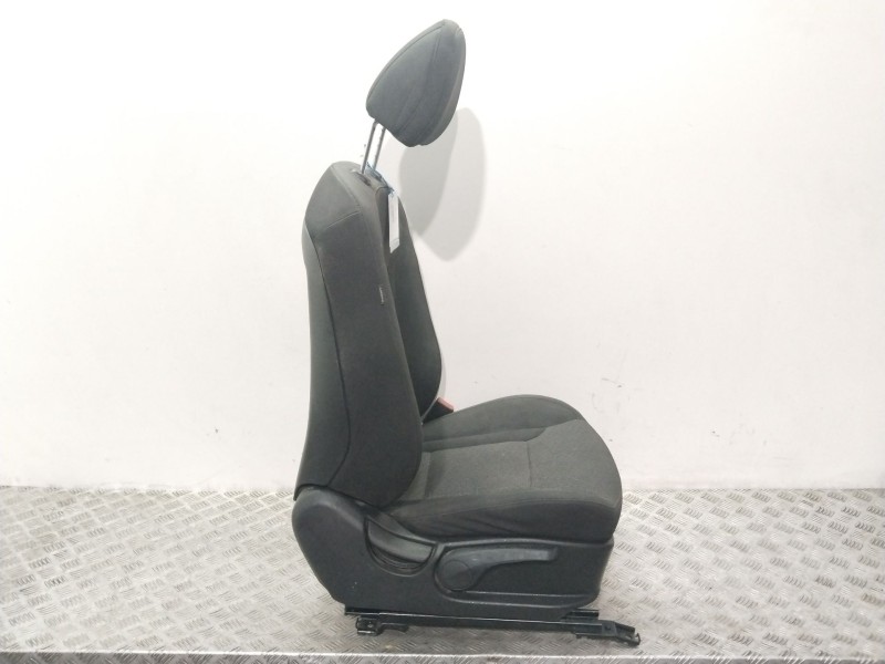 Recambio de asiento delantero derecho para hyundai i40 cab bluedrive referencia OEM IAM 884003Z200V2K  