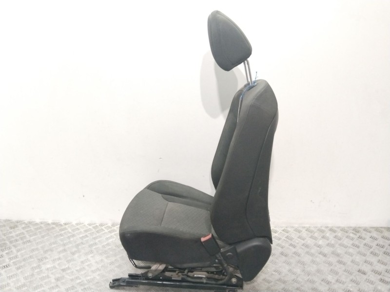 Recambio de asiento delantero derecho para hyundai i40 cab bluedrive referencia OEM IAM 884003Z200V2K  