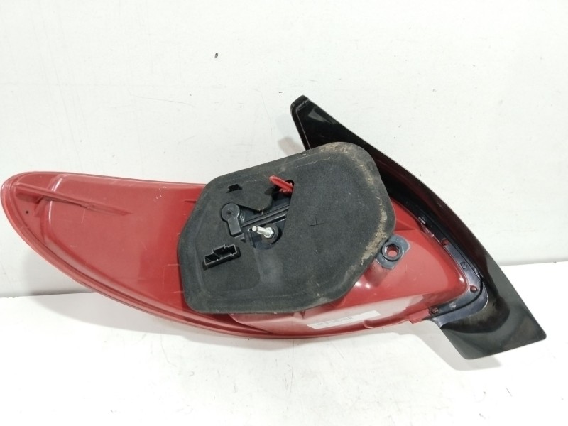 Recambio de piloto trasero derecho para peugeot 206 berlina xr referencia OEM IAM 2541D  