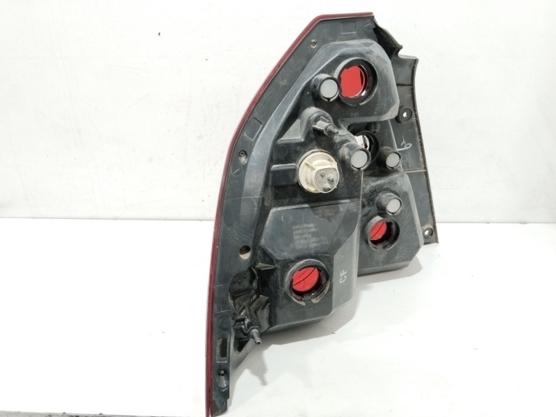 Recambio de piloto trasero derecho para chevrolet aveo / kalos sedán (t200) 1.4 referencia OEM IAM 96943572  