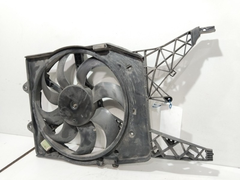 Recambio de electroventilador para opel corsa d expression referencia OEM IAM 877600200  