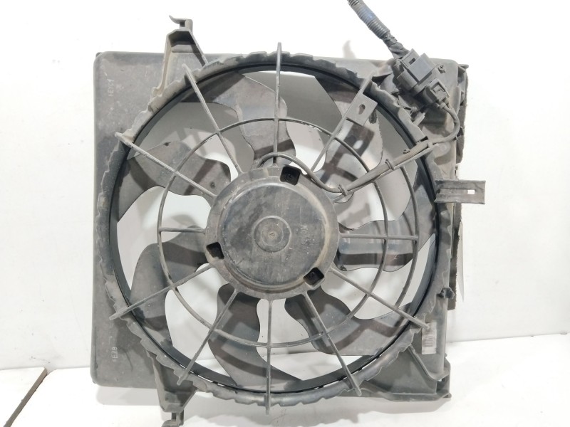 Recambio de electroventilador para hyundai i30 comfort referencia OEM IAM 253801H600  