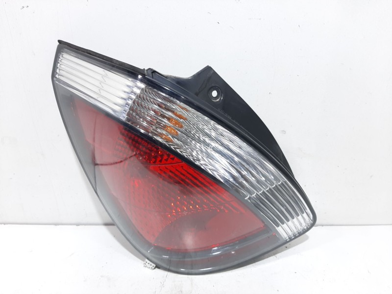 Recambio de piloto trasero izquierdo para kia rio 1.4 ex1 referencia OEM IAM 924011G210  1156NA