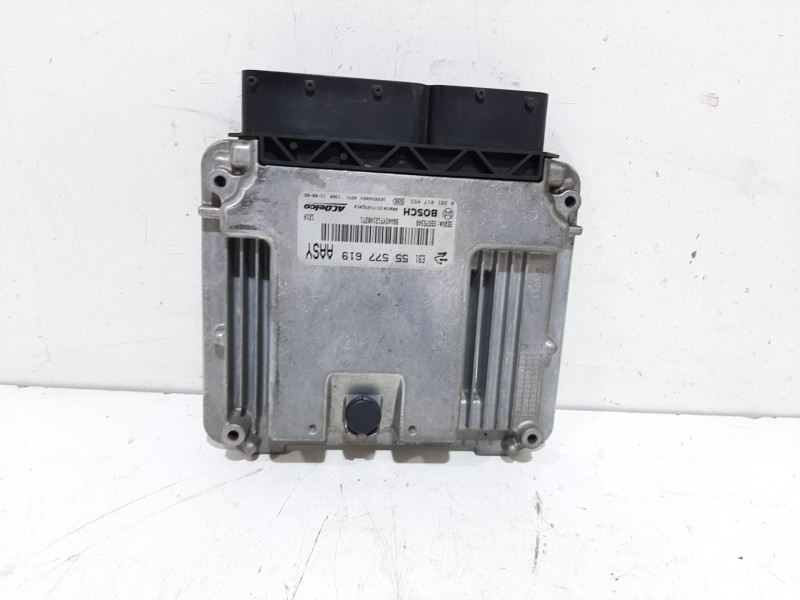 Recambio de centralita motor uce para opel insignia berlina sportive referencia OEM IAM 55577619  