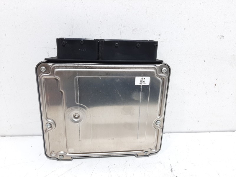 Recambio de centralita motor uce para opel insignia berlina sportive referencia OEM IAM 55577619  