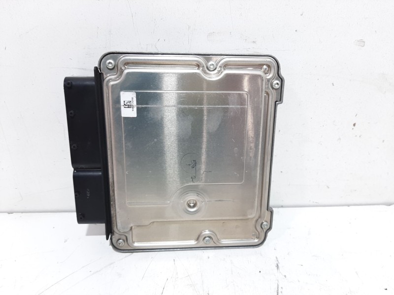 Recambio de centralita motor uce para opel insignia berlina sportive referencia OEM IAM 55577619  