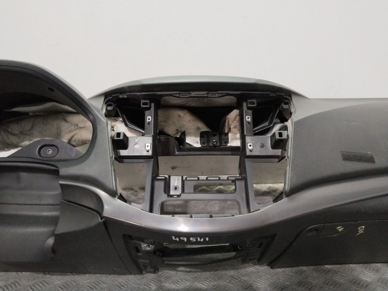 Recambio de salpicadero para hyundai i40 cab bluedrive referencia OEM IAM 847103Z000RY 569703Z100RY 845303Z000