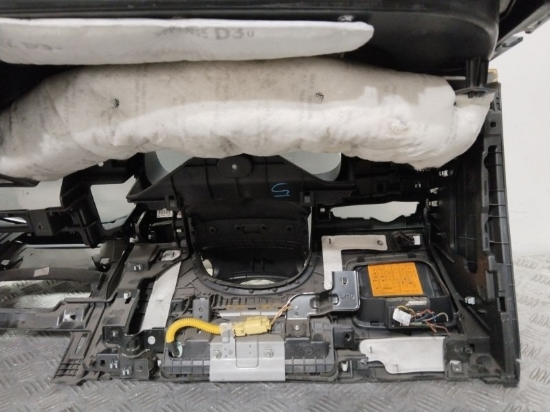 Recambio de salpicadero para hyundai i40 cab bluedrive referencia OEM IAM 847103Z000RY 569703Z100RY 845303Z000