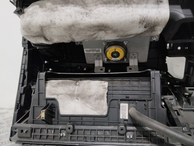 Recambio de salpicadero para hyundai i40 cab bluedrive referencia OEM IAM 847103Z000RY 569703Z100RY 845303Z000