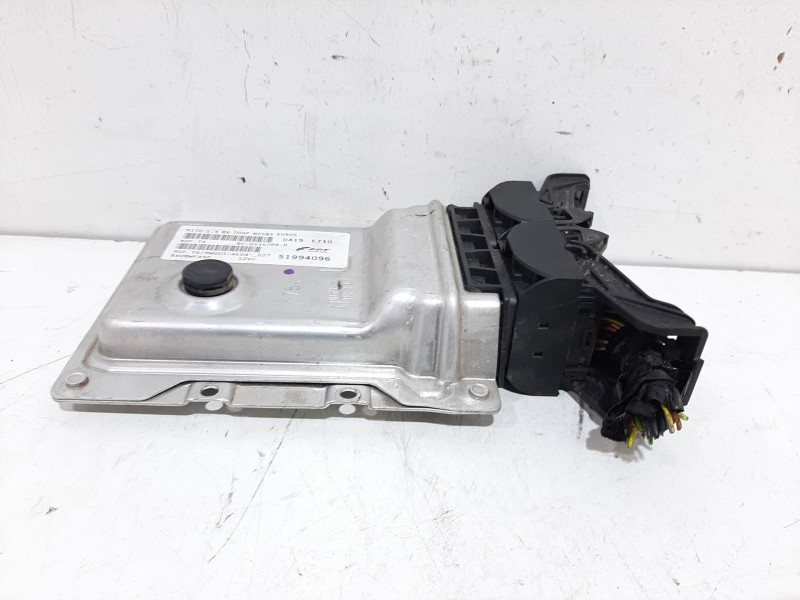 Recambio de centralita motor uce para alfa romeo mito (145) basis referencia OEM IAM 51994096  