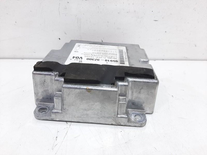 Recambio de centralita airbag para hyundai i40 cab bluedrive referencia OEM IAM 959103Z300  
