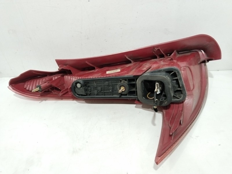 Recambio de piloto trasero derecho para peugeot 206 sw xs referencia OEM IAM 89028684  