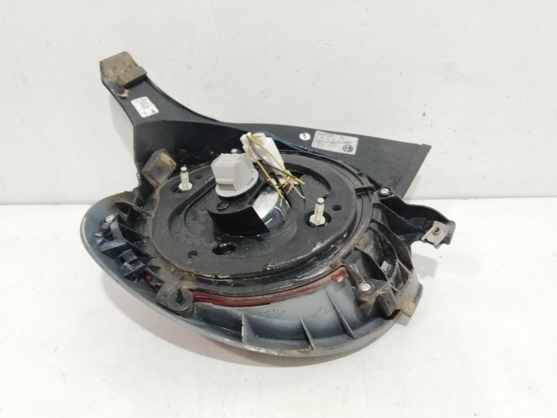 Recambio de piloto trasero derecho para alfa romeo mito (145) basis referencia OEM IAM 156087329  