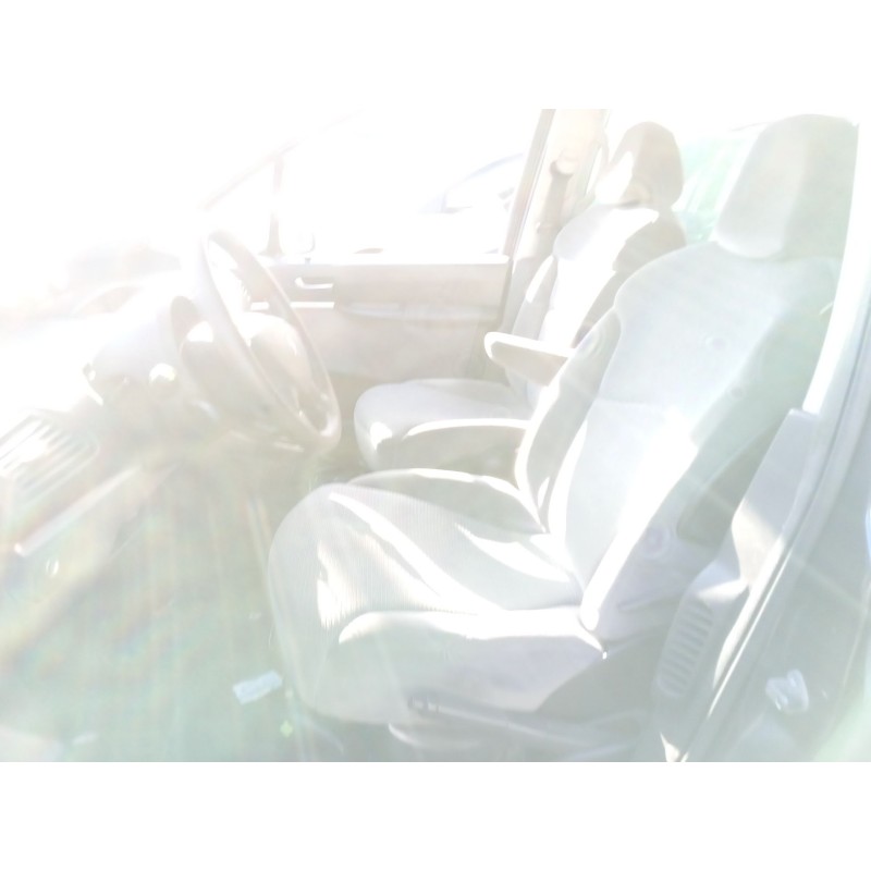 PEUGEOT 807 (EB_) - imagen 2