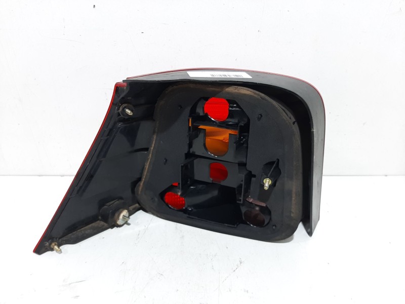 Recambio de piloto trasero derecho para volkswagen golf iv berlina (1j1) básico referencia OEM IAM 1J6945112S  