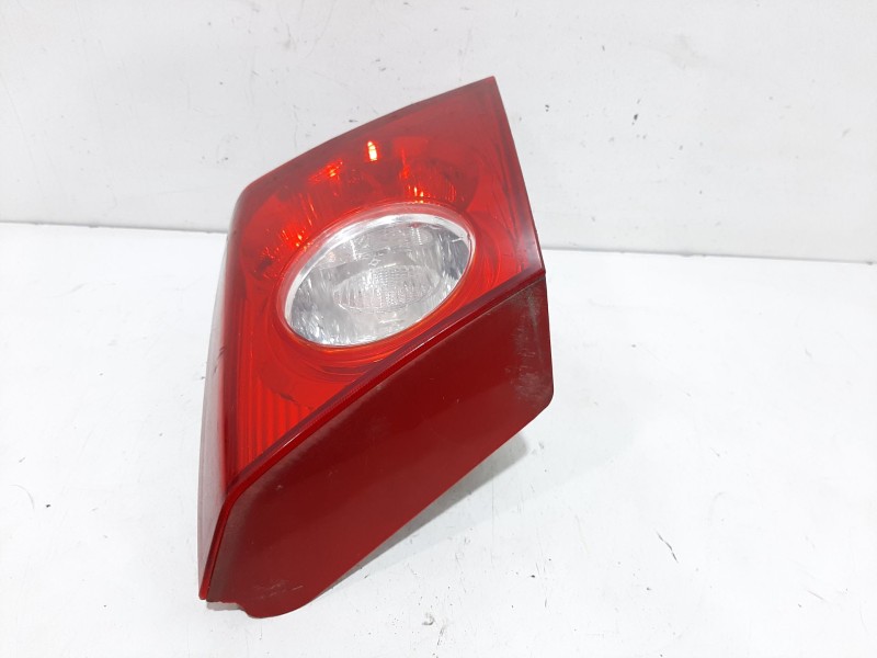 Recambio de piloto porton trasero izquierdo para chevrolet lacetti se referencia OEM IAM 8965  