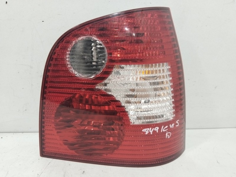 Recambio de piloto trasero derecho para volkswagen polo (9n_, 9a_) 1.2 12v referencia OEM IAM 6q6945096g  