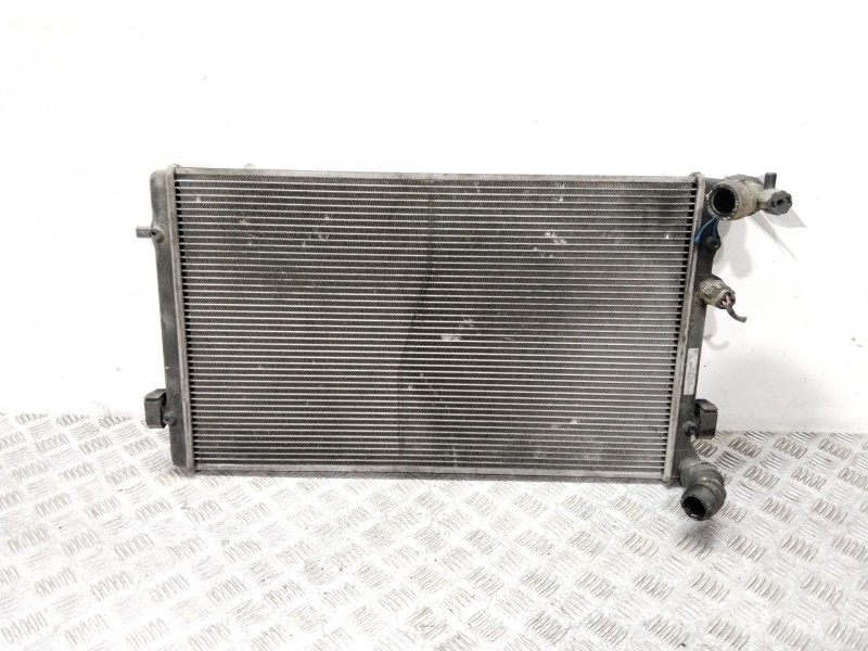 Recambio de radiador agua para volkswagen bora berlina (1j2) trendline referencia OEM IAM 1J0121253AD  