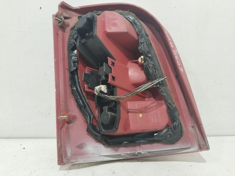 Recambio de piloto trasero izquierdo para nissan micra (k11) comfort referencia OEM IAM   