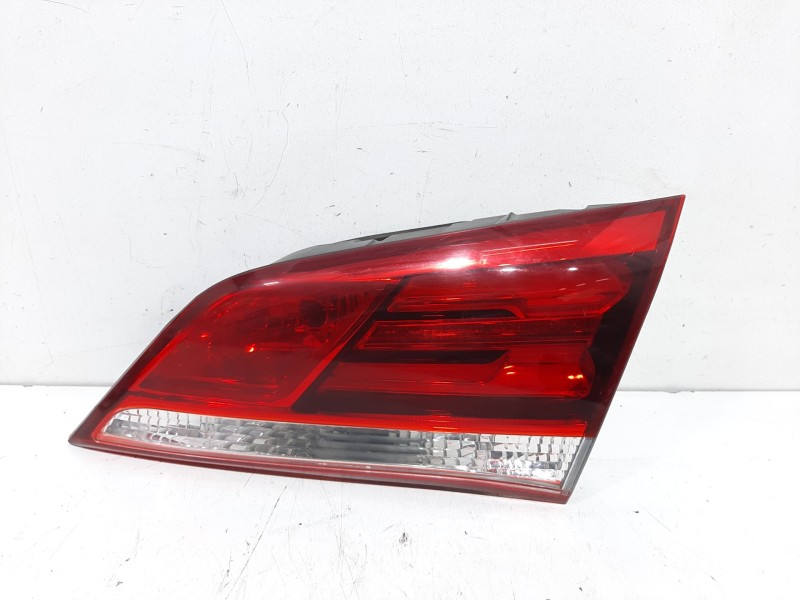 Recambio de piloto porton trasero izquierdo para hyundai i40 cab bluedrive referencia OEM IAM 11688  