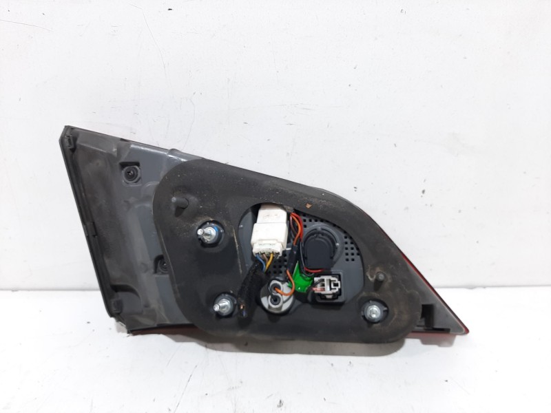 Recambio de piloto porton trasero izquierdo para hyundai i40 cab bluedrive referencia OEM IAM 11688  