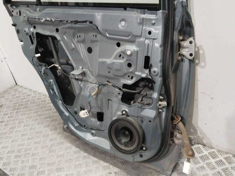 Recambio de puerta trasera izquierda para subaru legacy kombi/outback b14 outback limited referencia OEM IAM 60409AJ1109P  GRIS