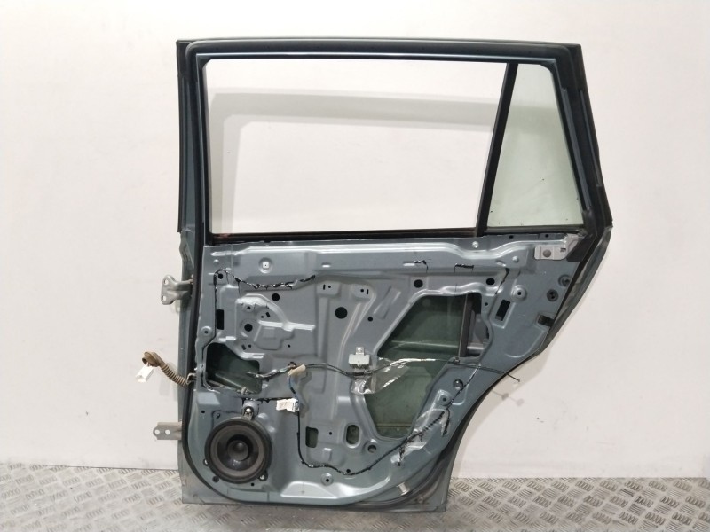 Recambio de puerta trasera derecha para subaru legacy kombi/outback b14 outback limited referencia OEM IAM 60409AJ1009P  GRIS